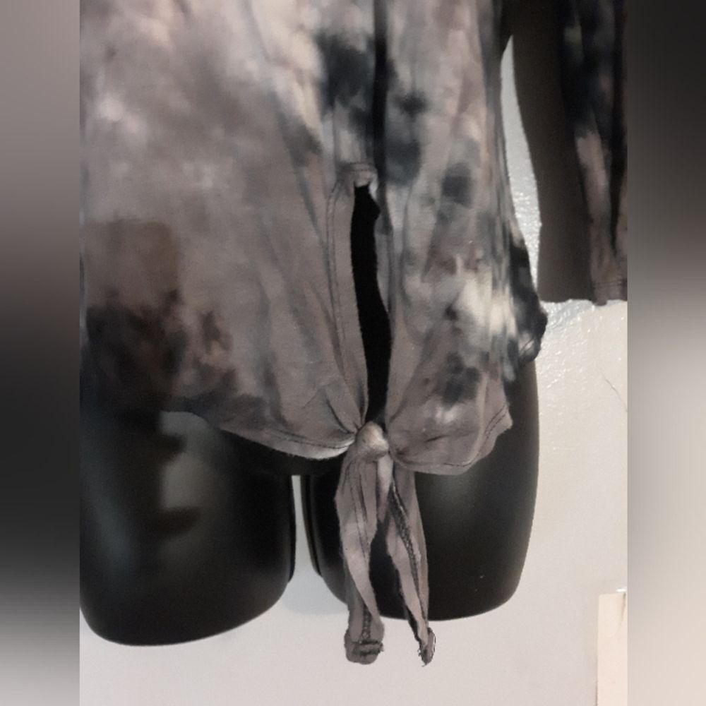 Rue 21 tie dye front tie top - Picture 3 of 5